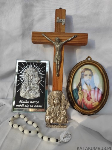 ZESTAW ŚWIETYCH FIGUREK.