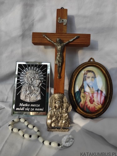 ZESTAW ŚWIETYCH FIGUREK.