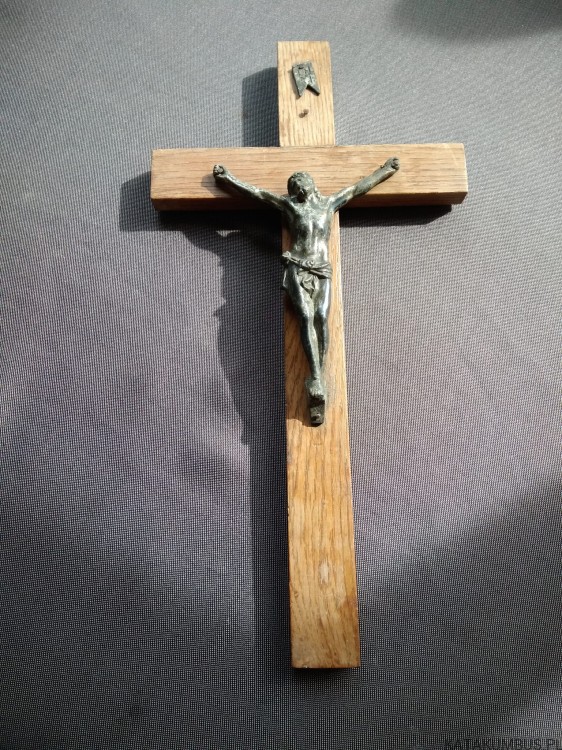 Krzyż drewniany 33.3cm x 17,1 cm